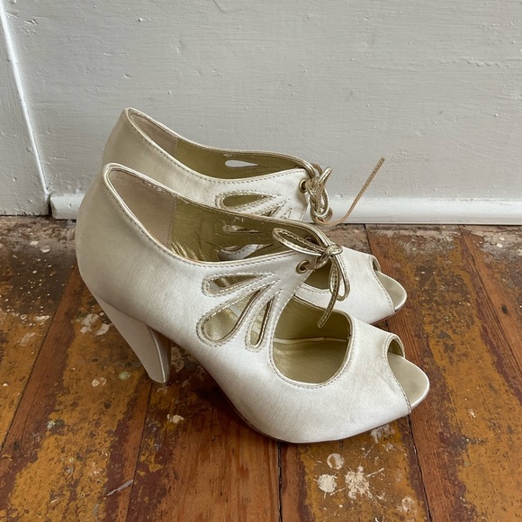 Seychelles I Do Ivory Fabric Heels - Picture 4 of 8